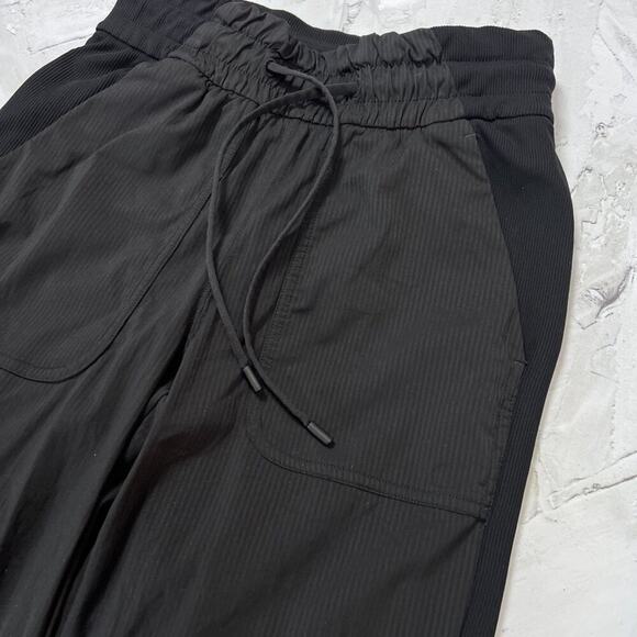 Lululemon Beyond the Studio Jogger SIZE 2 Black Swift Woven Light Stretch Pants - Picture 10 of 16